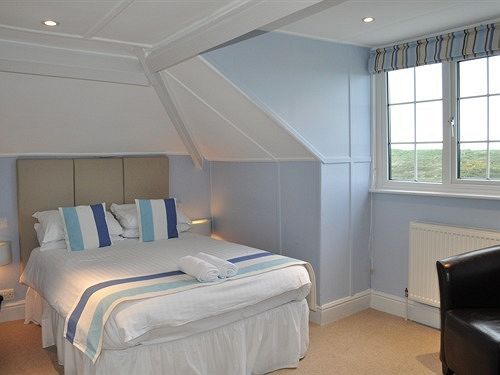 Elements Hotel & Bistro 16