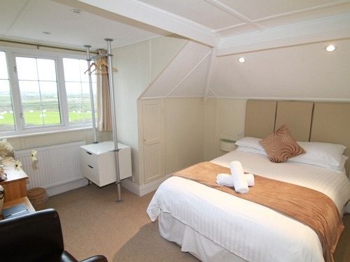 Elements Hotel & Bistro 20