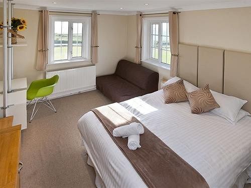 Elements Hotel & Bistro 8