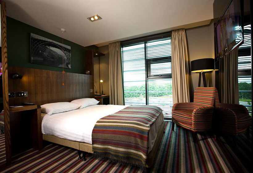 Village Hotel Solihull 9