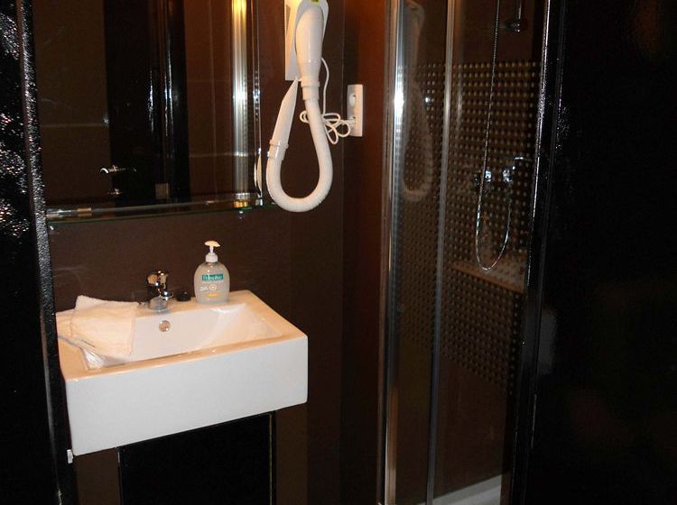 Hotel Shelter Studio's