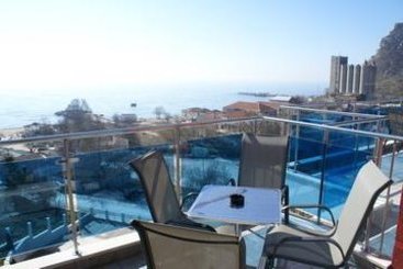 Royal Cove Residence 2