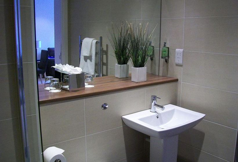 Fountain Court Stewart Apartments