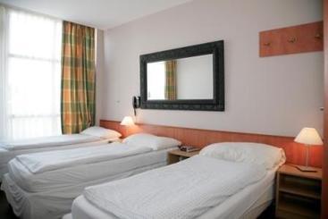 Hostel Budget Hotel Tourist Inn 5