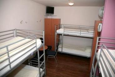 Hostel Budget Hotel Tourist Inn 6