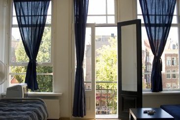 Amsterdam Cribs Red Light 3