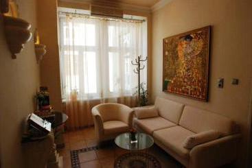 Hotel K & T Boardinghouse