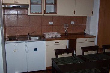 Apartment Hostel Beli Kriz Portoro