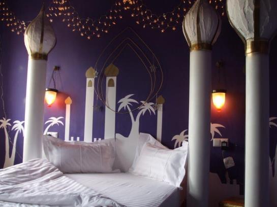 Bed & Breakfast Fun Park 3