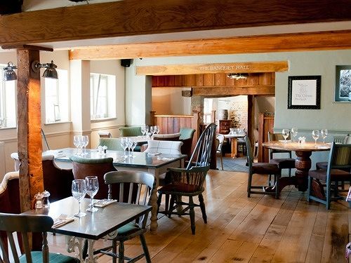 Hotel The Crown At Play Hatch