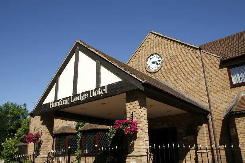 Bespoke Hunting Lodge Hotel 1