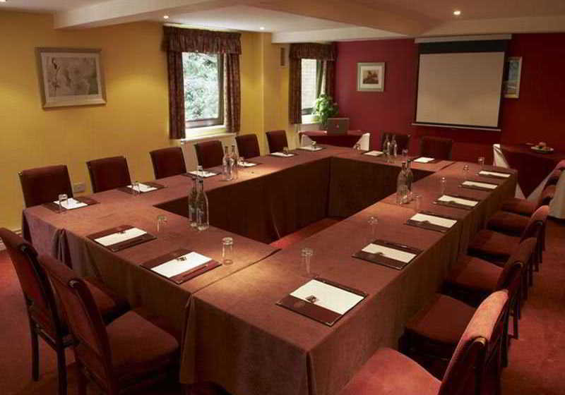 Bespoke Hunting Lodge Hotel 3