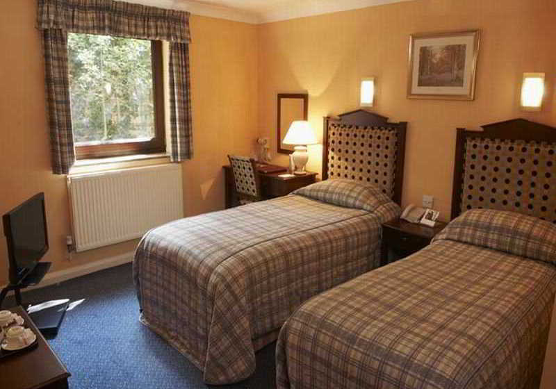 Bespoke Hunting Lodge Hotel 4