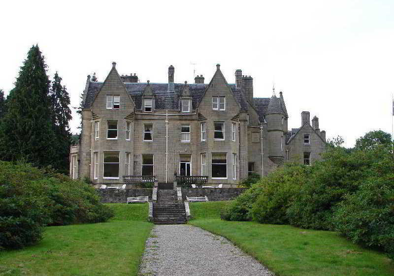 Glengarry Castle Hotel