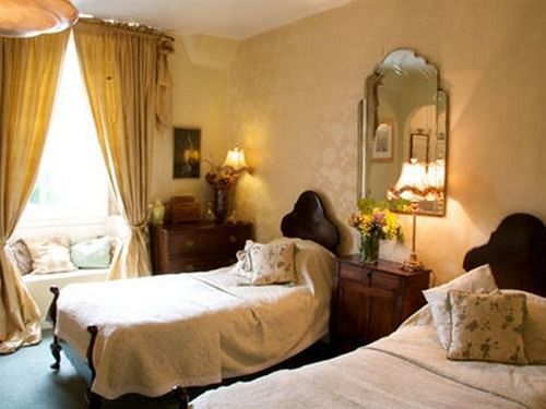 Compton House Hotel 4