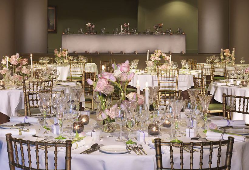 Hotel Guildford Harbour 1