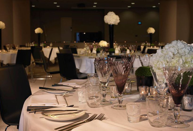 Hotel Guildford Harbour 10