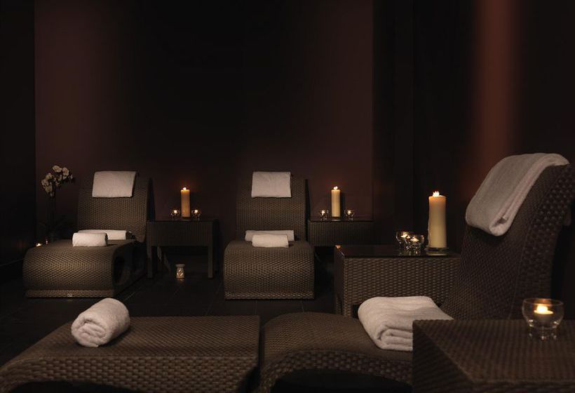 Hotel Guildford Harbour 12