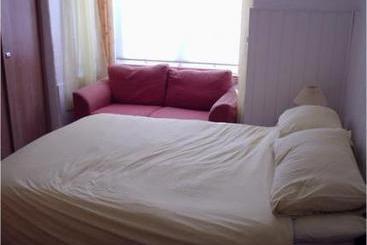 Queens Walk Guest House 10