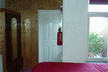 Queens Walk Guest House 11