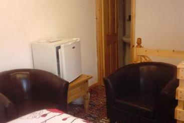 Queens Walk Guest House 17