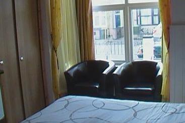 Queens Walk Guest House 18