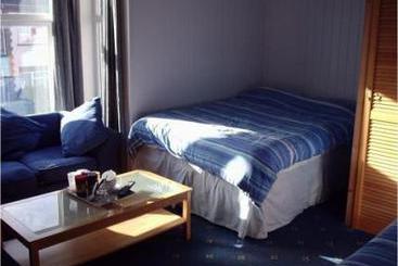 Queens Walk Guest House 7