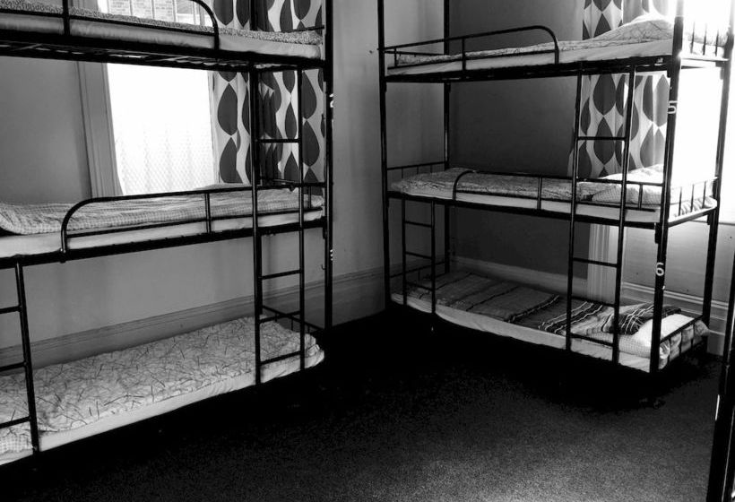 Arsenal Tavern Hostel 1