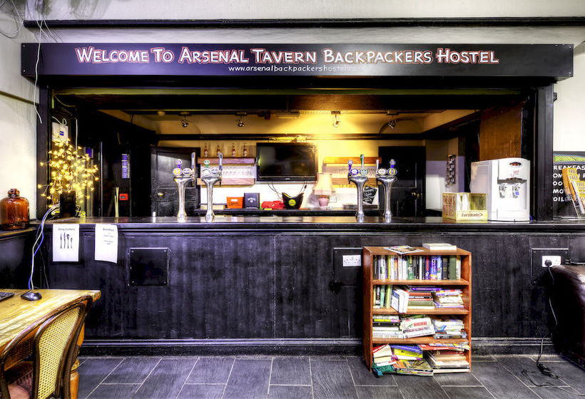 Arsenal Tavern Hostel 13