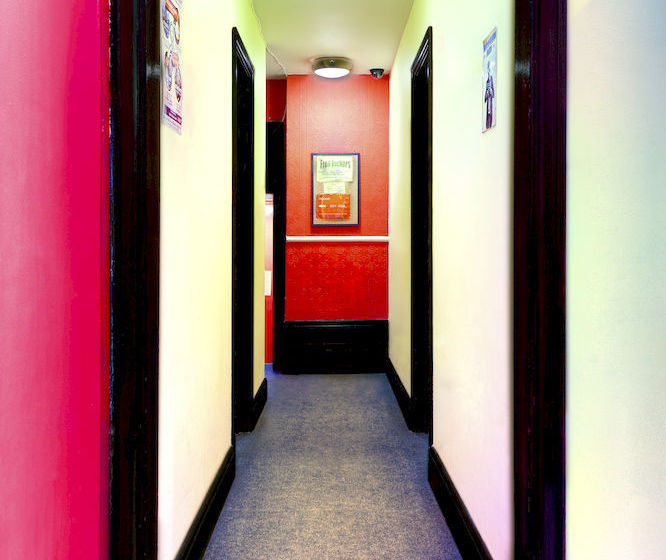 Arsenal Tavern Hostel 17