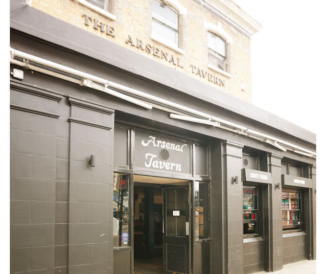 Arsenal Tavern Hostel 18