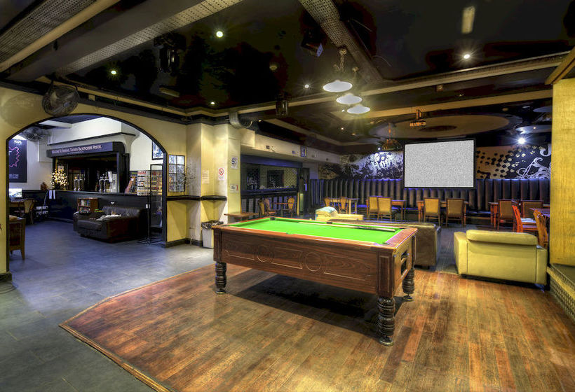 Arsenal Tavern Hostel 7