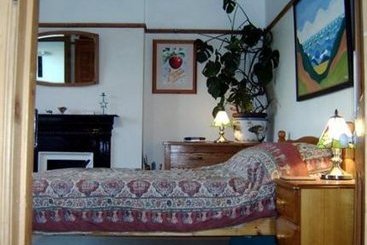 Bed and Breakfast Holly House