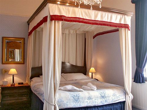 Bed and Breakfast Ascot House