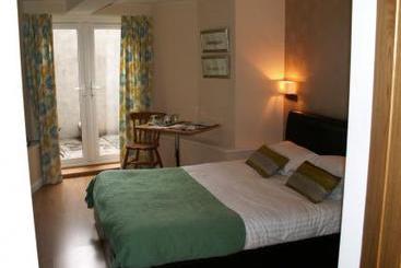 Bed and Breakfast Martins Guest House