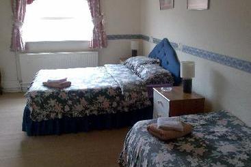 Bed and Breakfast The Commercial Hotel