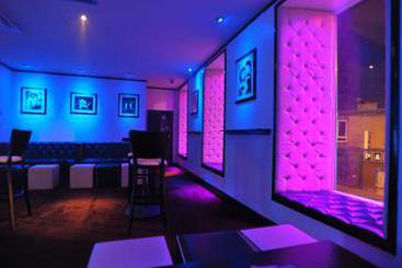 The Commercial Hotel 2