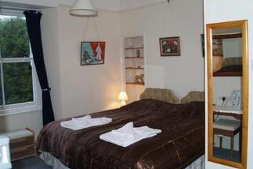 Penrose Guest House 7