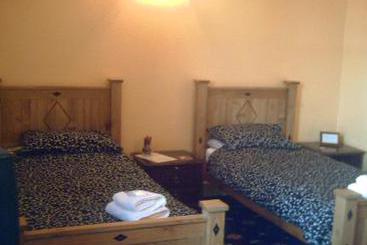 Tighnabruaich Hotel 1