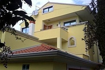 Hotel Apartments Maela