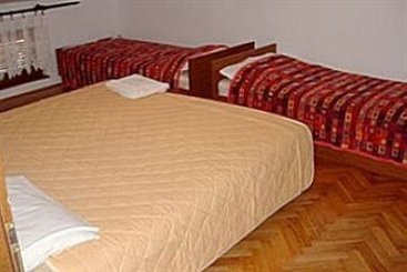 Apartments Zdjelar 3