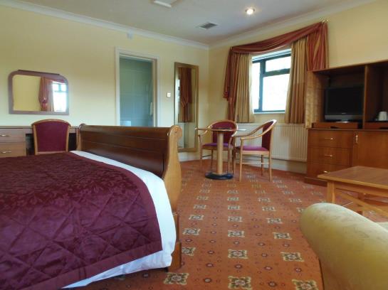 Lakeside International Hotel 5