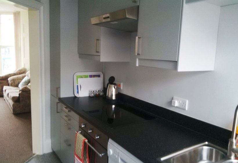 Hotel Glenholme Guest House, Tenby 8