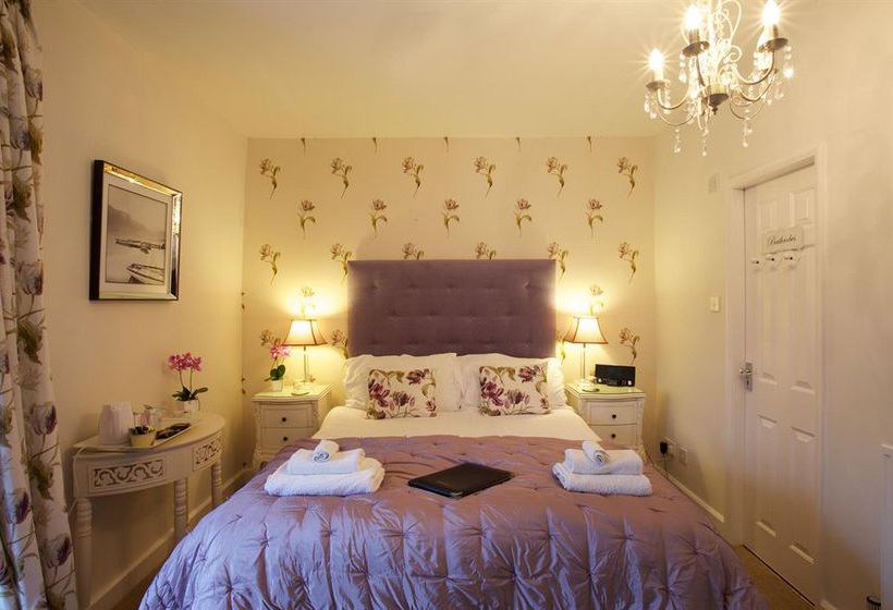 Hotel Holly Lodge Guest House Bed & Breakfast