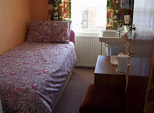 Hotel Olivers Guest House 8