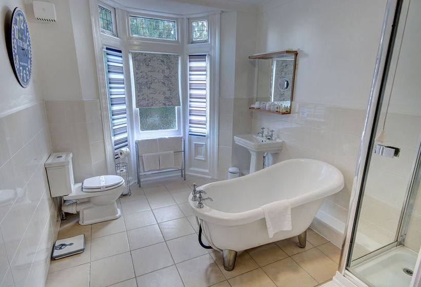 Grovefield Manor Hotel 1