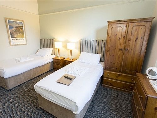 Hôtel Dean Park Inn 2