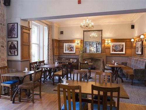 Hôtel Dean Park Inn 8