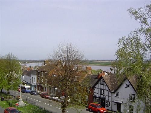 Hotel The Ship At Newnham 10