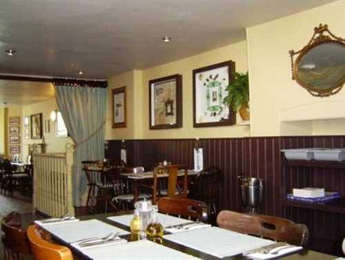 Hotel The Ship At Newnham 14